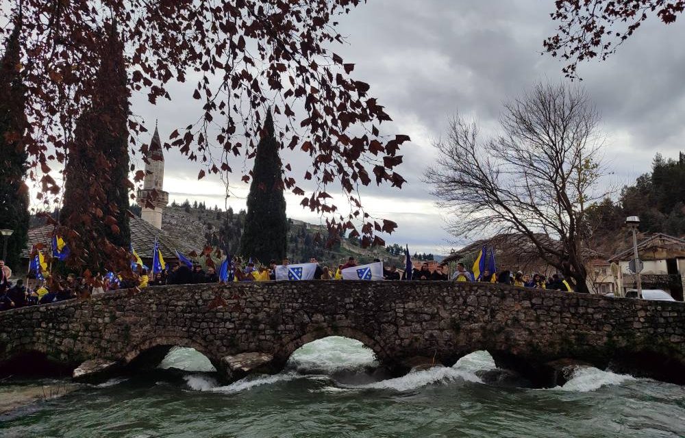 Mimohodom 1.400 učenika u Stocu je obilježen Dan državnosti BiH