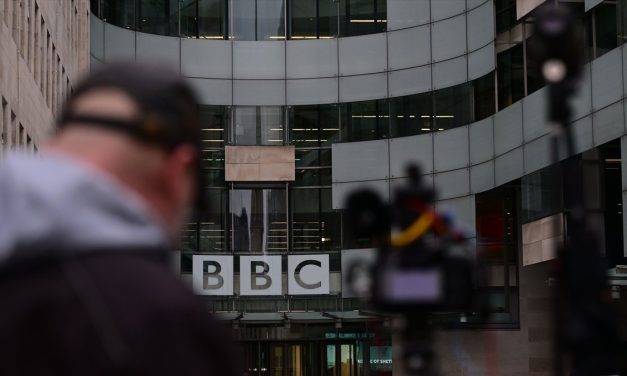 Kako je BBC podlegao Trumpovim prijetnjama