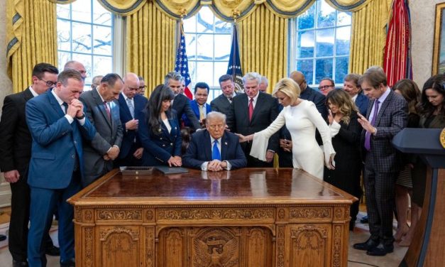 Čemu služi Trumpov Ured za vjeru?