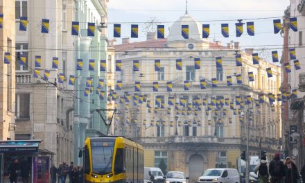 Ko će se drugi, pored nas, zalagati i zar nas neko mora ubjeđivati u to da je moralna obaveza i čast boriti se za svoju domovinu