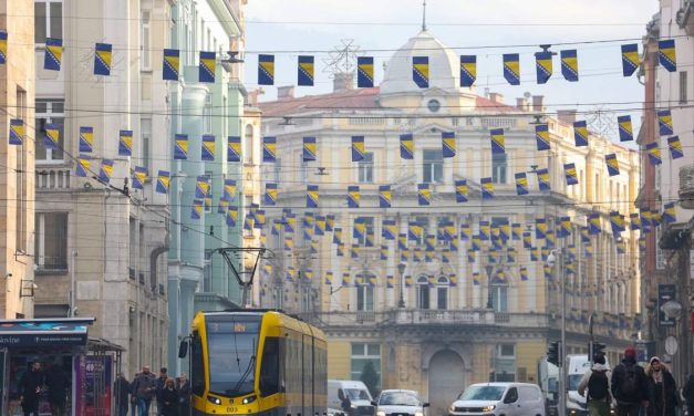 Ko će se drugi, pored nas, zalagati i zar nas neko mora ubjeđivati u to da je moralna obaveza i čast boriti se za svoju domovinu