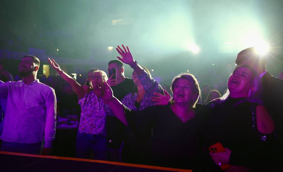 Euri im došli glave: Umjesto na bini, estradnjaci pjevaju u zatvoru