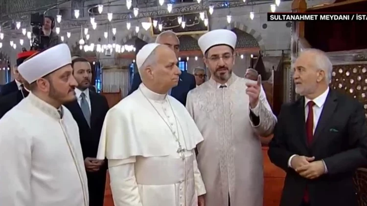 Papa posjetio istanbulsku Sultan Ahmetovu džamiju