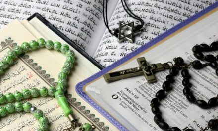 Nema više religije? Uspon ateizma i nova potraga za svetim