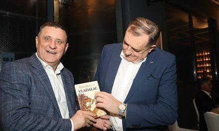 Skandal u Banjoj Luci: Direktor Kliničkog centra snimljen sa kesom droge?!