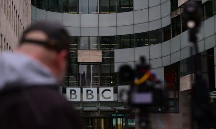 Kako je BBC podlegao Trumpovim prijetnjama
