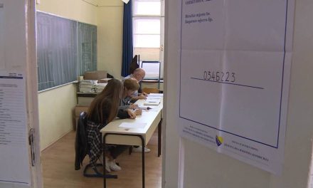 Prijevremeni izbori u RS: Otvorena birališta
