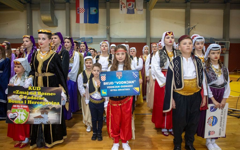 Zagreb: Smotra „Prijateljstvo ne poznaje granice“ okupila ansamble iz Hrvatske, BiH i Slovenije