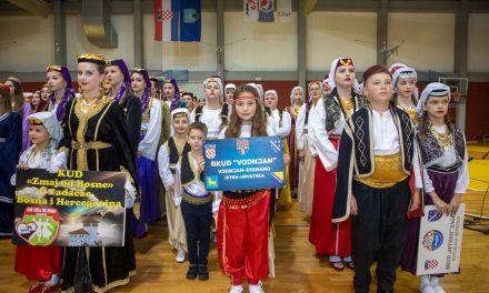 Zagreb: Smotra „Prijateljstvo ne poznaje granice“ okupila ansamble iz Hrvatske, BiH i Slovenije