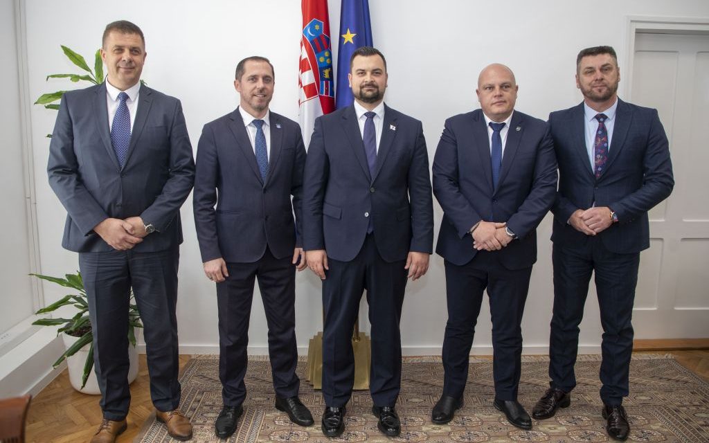 Armin Hodžić s delegacijom USK: Podrška projektu Aerodroma Bihać i jačanju prekogranične suradnje