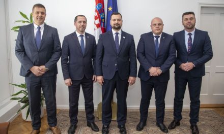 Armin Hodžić s delegacijom USK: Podrška projektu Aerodroma Bihać i jačanju prekogranične suradnje