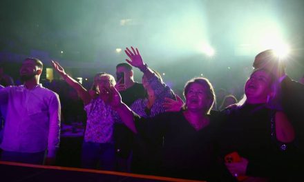 Euri im došli glave: Umjesto na bini, estradnjaci pjevaju u zatvoru