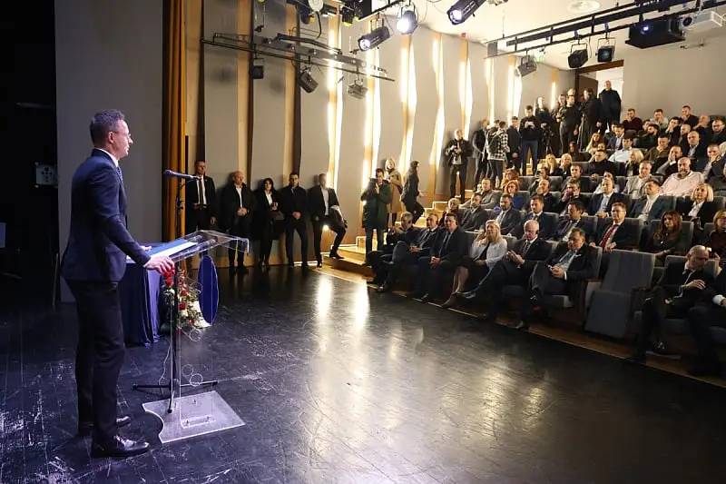 Srbi u Banja Luci dočekali Mađara himnom Srbije