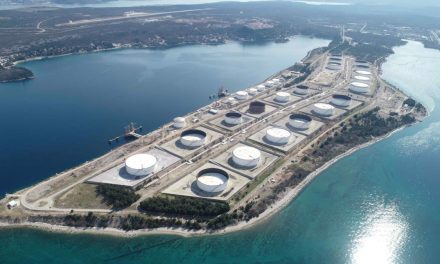 Rusi pristali prodati NIS, u JANAF-u sretni zbog toga