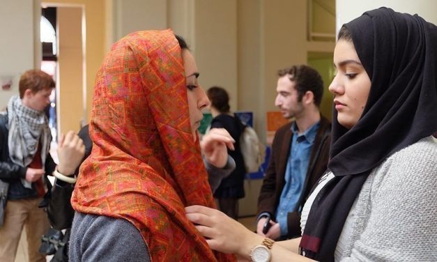 Islamofobija: Austrijska desničarska stranka traži zabranu marame u školama