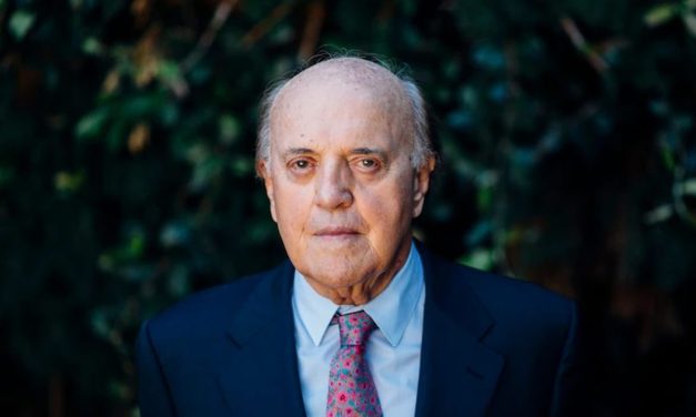 Preminuo Peter Arnett, legendarni ratni reporter