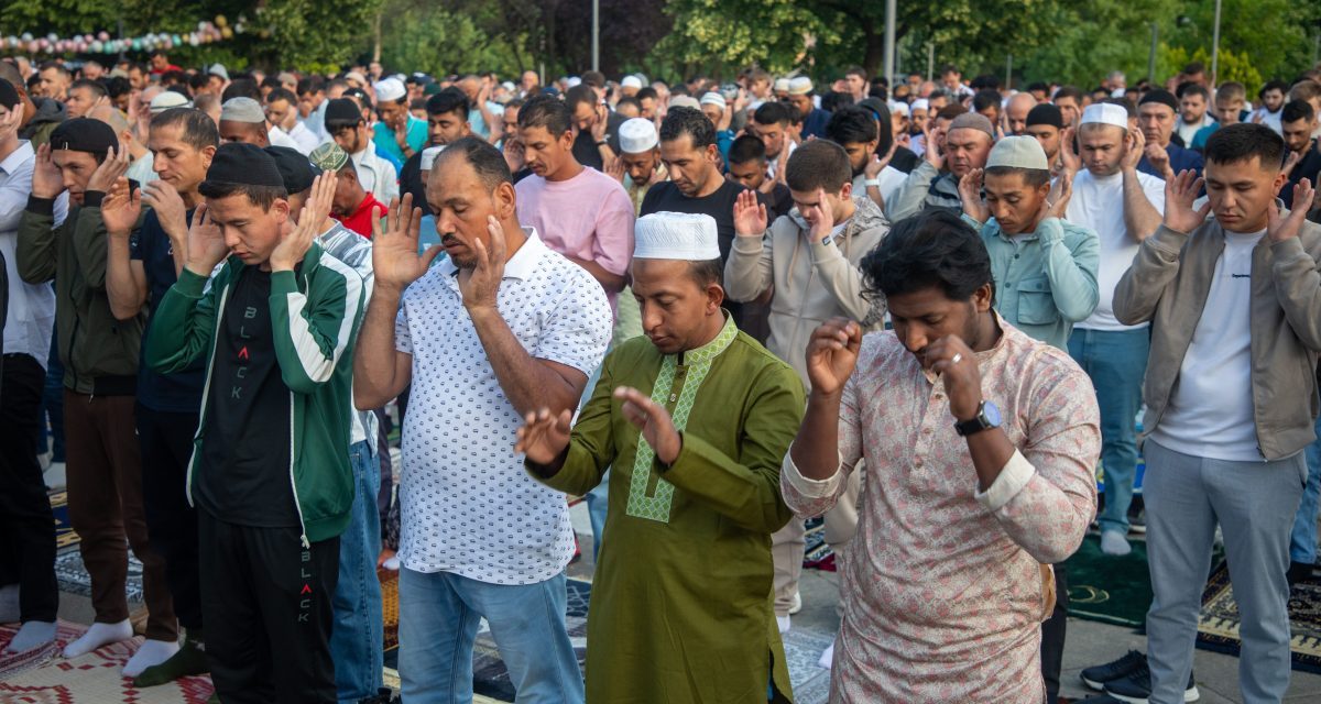 Črni muslimaneci i Lijepa naša koja postaje Lijepa svačija