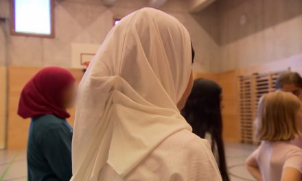 Zabrana hidžaba: Zaštita djece ili nova diskriminacija?