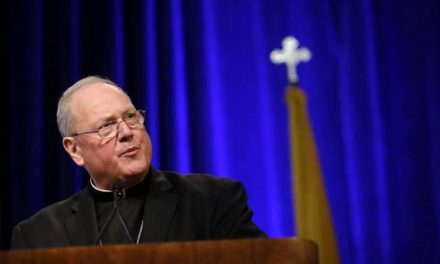 Papa skinuo rukavice: Biskup New Yorka, pristalica Donalda Trumpa, poslan u penziju