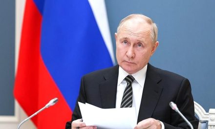 Putinova Rusija briše sovjetske zločine i rehabilitira Staljina