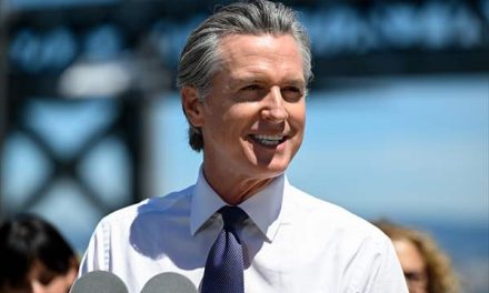 Gavin Newsom, čovjek koji udara Trumpa njegovim oružjem