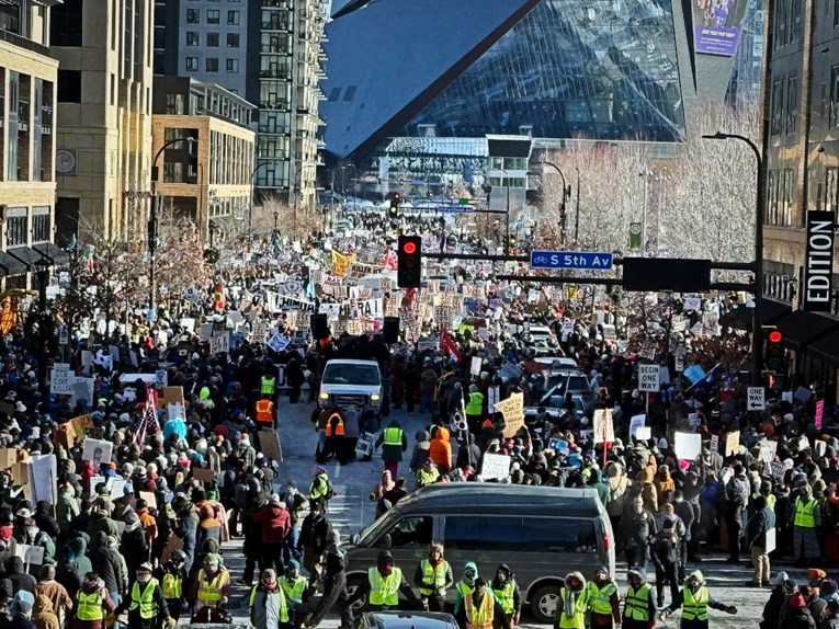 Haos u Minneapolisu: Agent ICE-a ubio medicinskog tehničara, raspoređena Nacionalna garda da zaštiti demonstrante