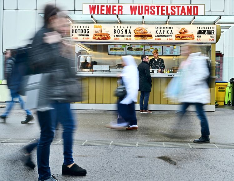 Protiv šerijata: Austrijska politika i simbolički rat bez stvarnog protivnika