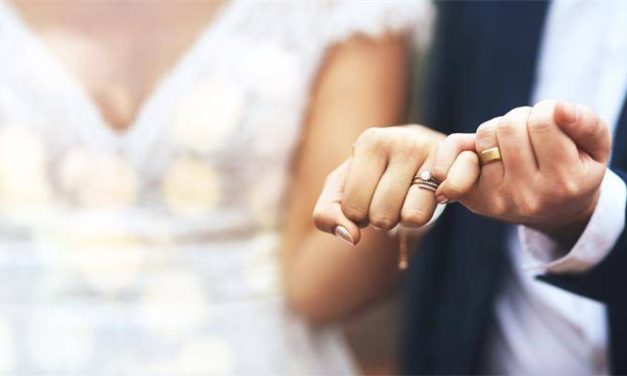 Poruka političkog sistema je jasna: Radite šta želite, ali potpišite papire i vjenčajte se