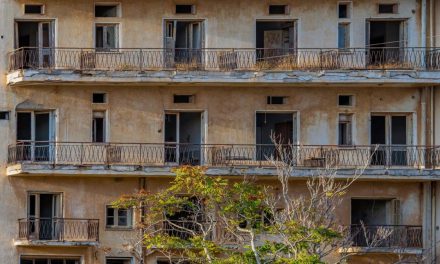 FOTOGALERIJA: Grad duhova dnevno posjeti 5.000 turista