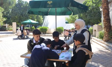 Biblioteka na točkovima koja donosi radost sirijskoj djeci i u najudaljenijim selima