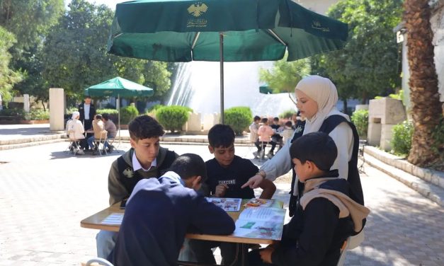 Biblioteka na točkovima koja donosi radost sirijskoj djeci i u najudaljenijim selima