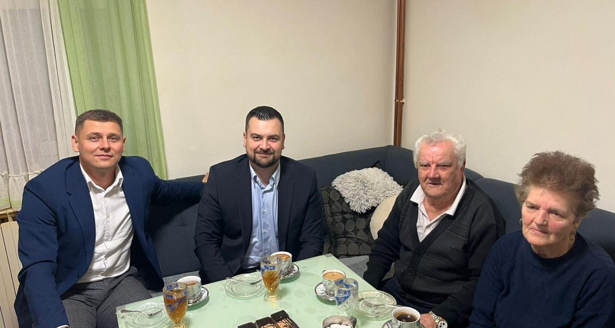 Armin Hodžić i Bermin Meškić obišli roditelje Šefika Pezerovića