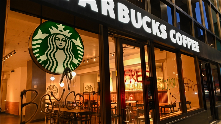 Starbucks zatvara stotine prodavnica u velikim gradovima
