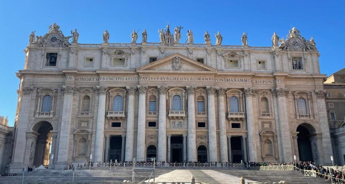 Vjera i turizam: Na krovu Bazilike Svetog Petra u Rimu gradi se kafić, ali vjernici nisu baš oduševljeni time