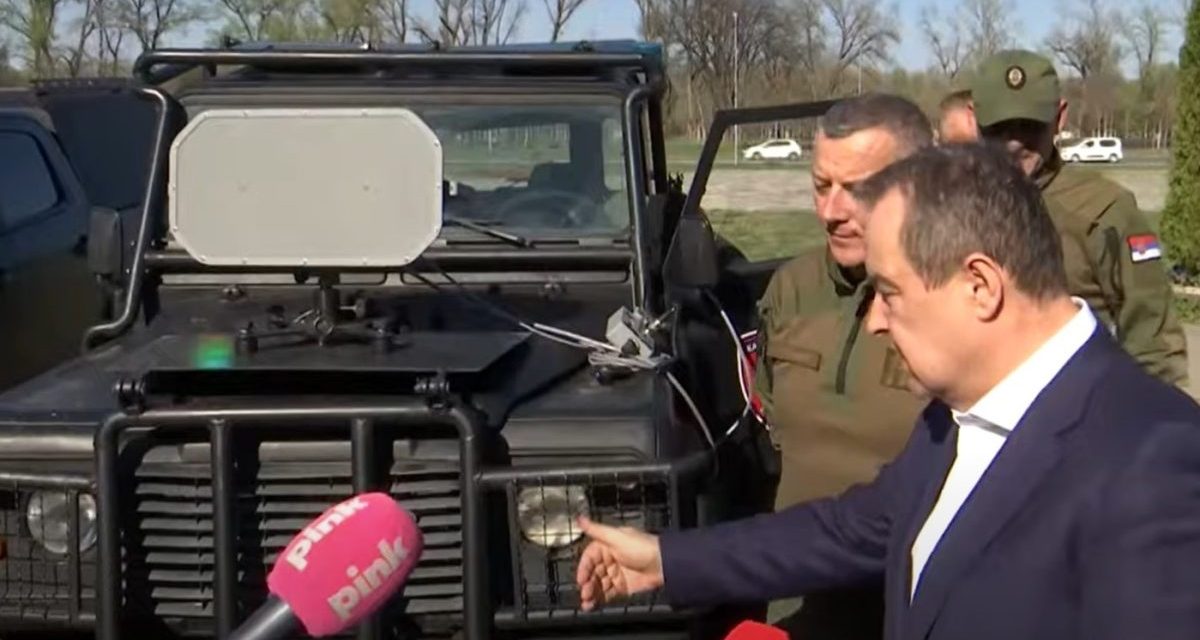 Vučić s Rusima testirao zvučne topove na psima i demonstrantima