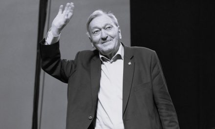 Odlazak najpoznatijeg teoretičara zavjere