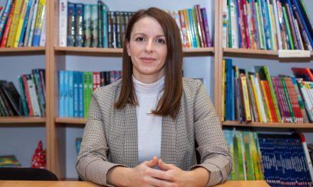 Učionica je na granici, identitet je u bilježnici, a udžbenike čekamo sa nestrpljenjem