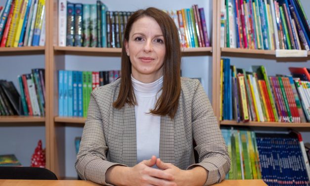 Učionica je na granici, identitet je u bilježnici, a udžbenike čekamo sa nestrpljenjem