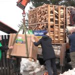 Počela akcija podjele drva, peći i prehrambenih paketa za ugroženo stanovništvo