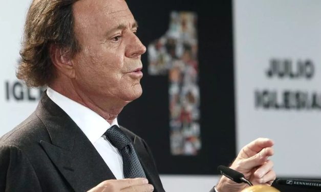 Dvije žene prijavile pjevača Julia Iglesiasa za seksualne napade dok su kod njega radile kao kućne pomoćnice