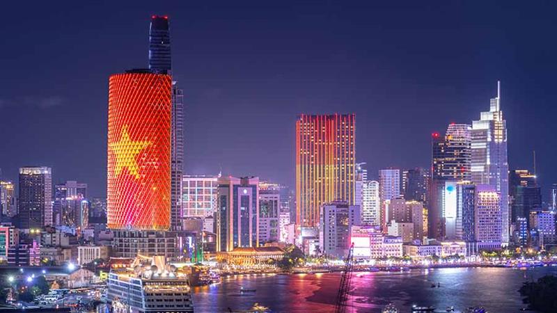 Komunistički režim koji, po kineskom modelu, postaje kapitalistička sila