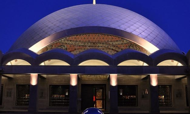 Šakirin džamija, prva džamija čiji je enterijer dizajnirala žena