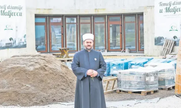U Maljevcu, na samoj gra­nici Hrvatske sa Bosnom i Hercegovinom, gradi se vele­ban islam­ski cen­tar