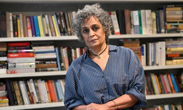 Arundhati Roy, književnica koja odbija šutjeti