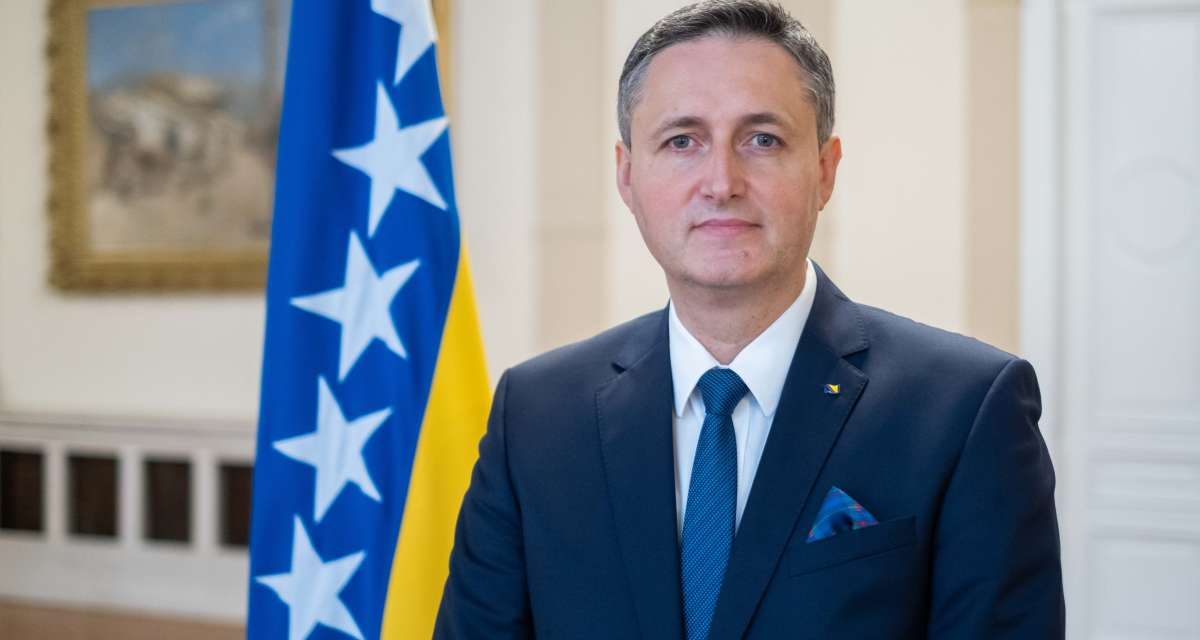 Denis Bećirović uputio čestitku povodom Dana nezavisnosti