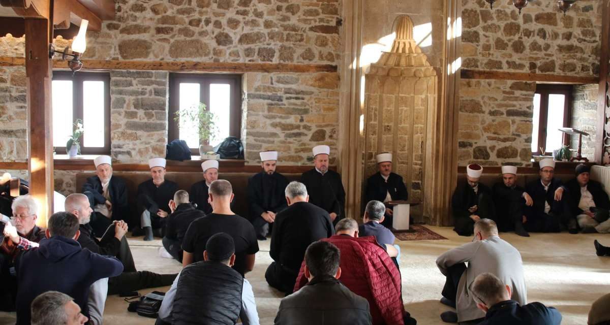 Hafiska mukabela u Sultan Ahmedovoj džamiji: Tradicija duga više od 40 godina