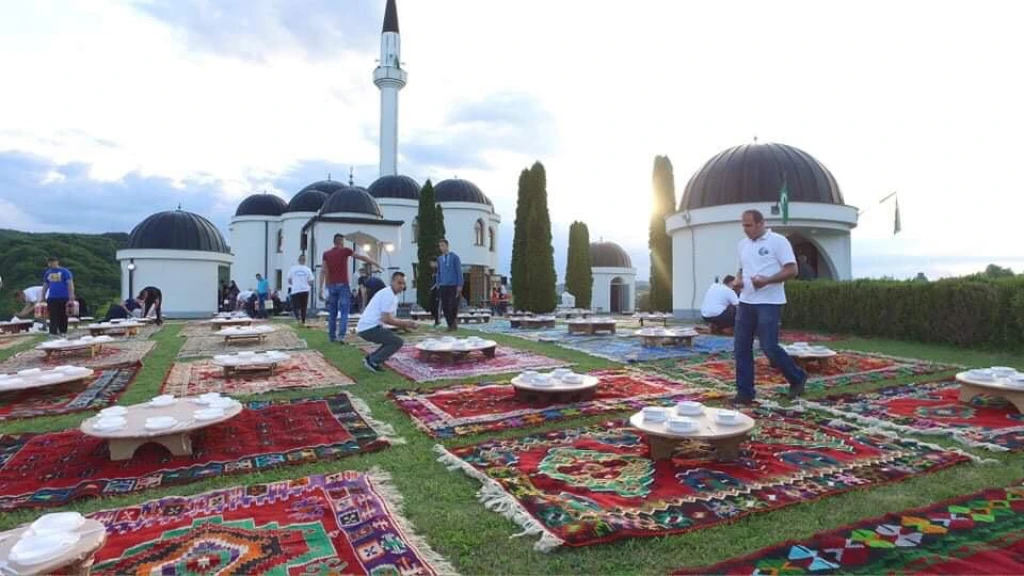 Između iftara i sehura: Šta jesti i kako?