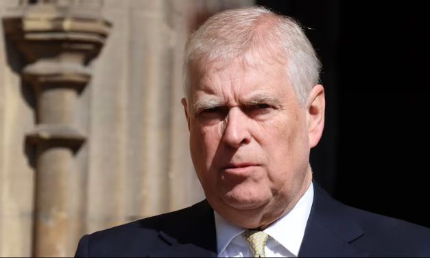 Prince Andrew, razmaženi sin Elizabete Druge koji je izazvao najveću krizu britanske monarhije