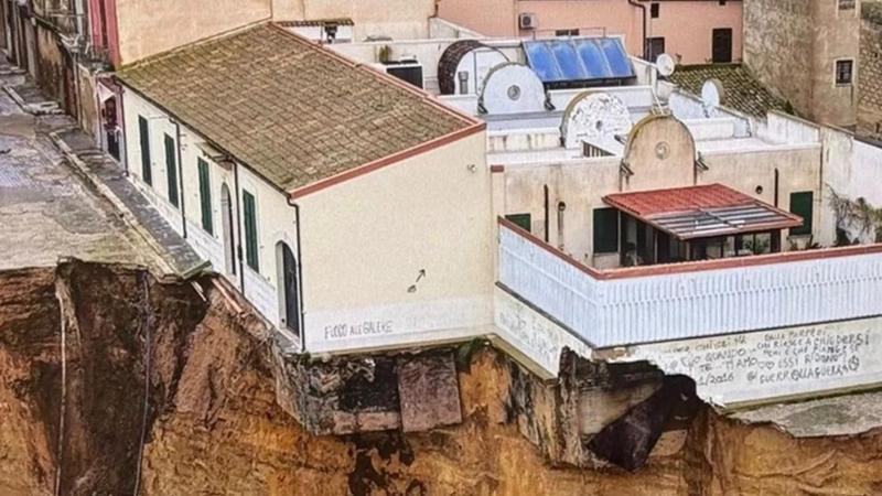 Četiri hiljade knjiga na ivici ponora