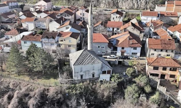 Urušio se avlijski zid jedne od najstarijih mostarskih džamija, Sevri hadži Hasanove džamije